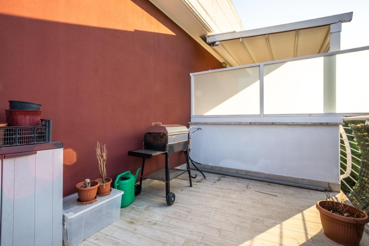 Apartamento Urban Retreat -Private Parking+Terrace Roma Exterior foto